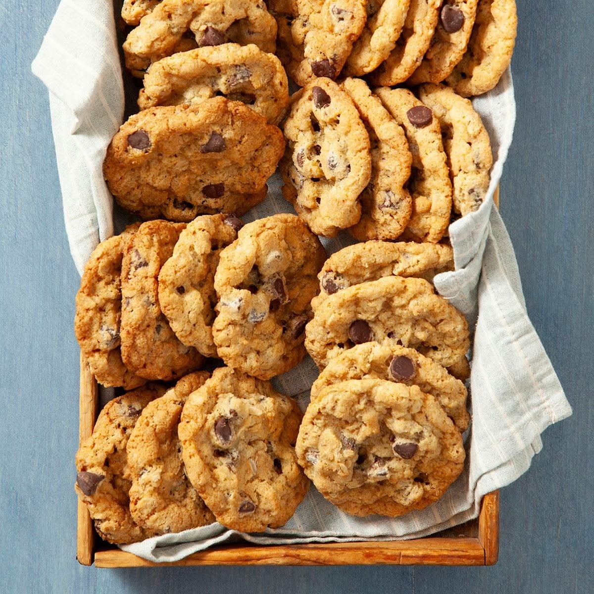 Store & Freeze Chocolate Chip Oatmeal Cookies for Freshness